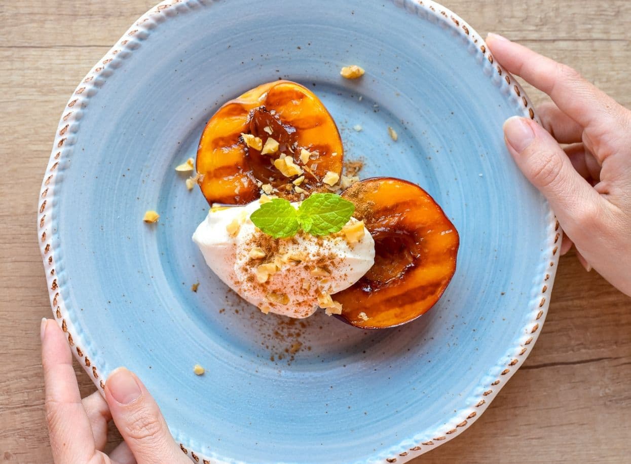 NEKTARINKY s medem a skořicovým krémem.jpg